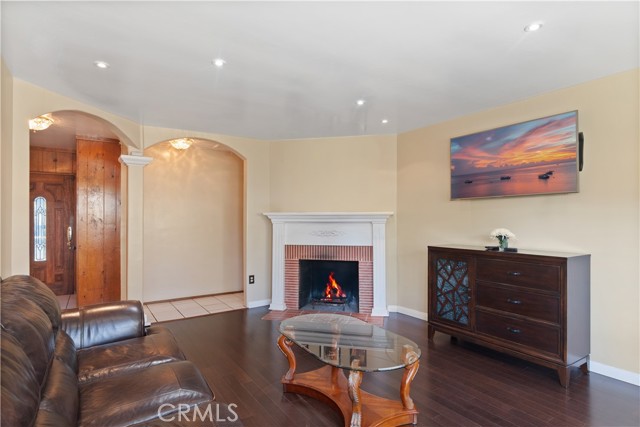 MLS #SB25223781 image #2