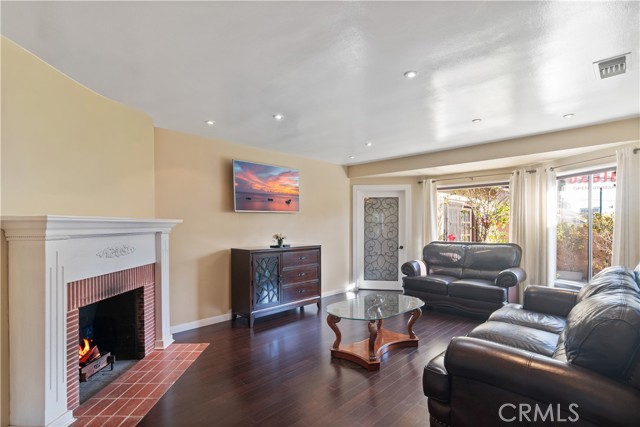 MLS #SB25223781 image #3