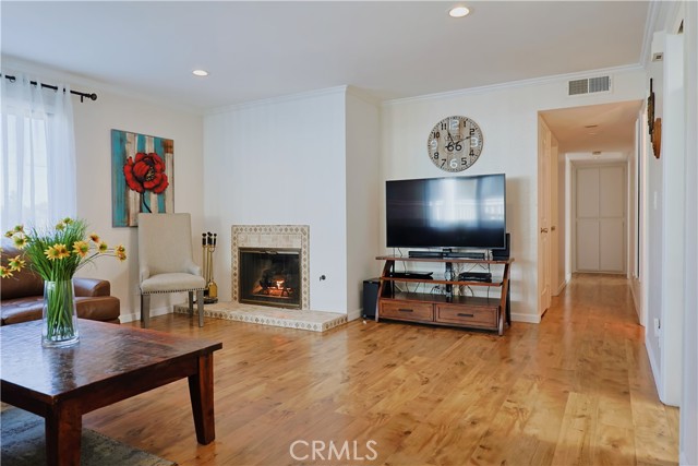 MLS #SB25227102 image #3