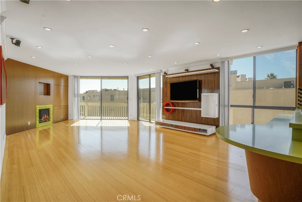 MLS #SB25228313 image #1