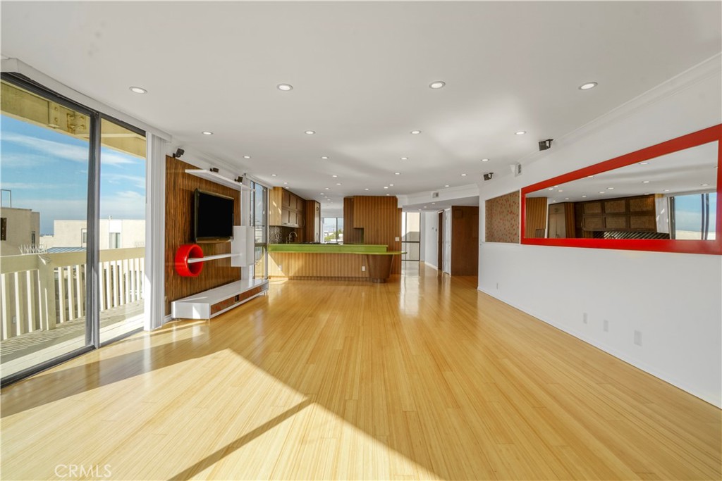 MLS #SB25228313 image #2