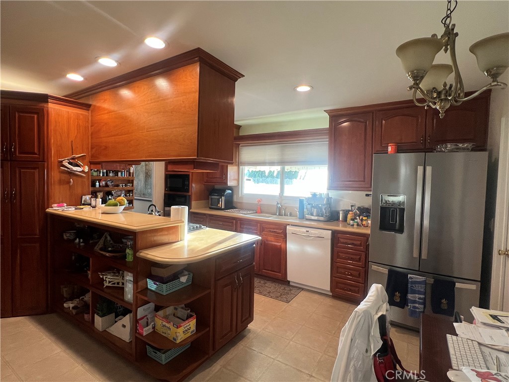 MLS #SB25229310 image #2