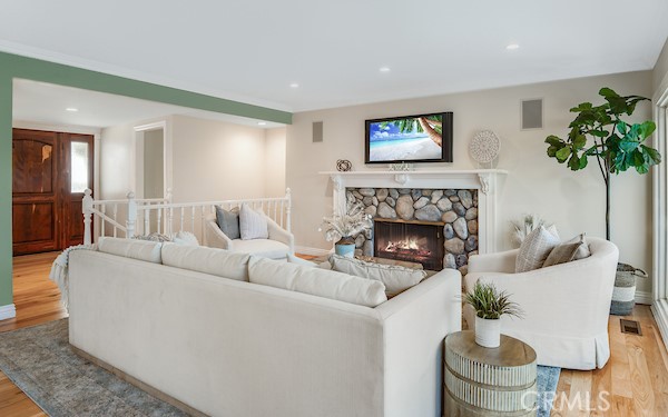 MLS #SB25237219 image #9