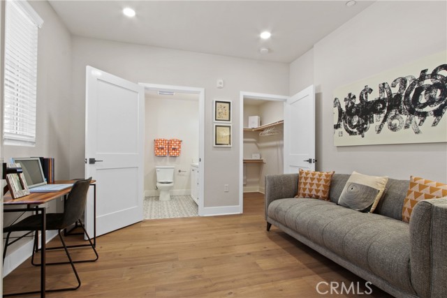 MLS #SB25237435 image #1