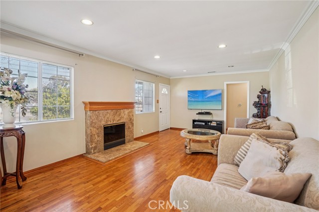 MLS #SB25238714 image #1