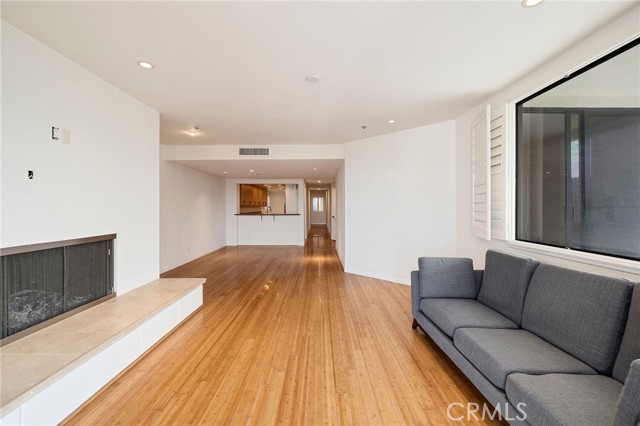 MLS #SB25244325 image #9