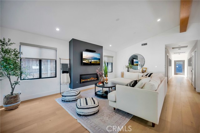 MLS #SB25244391 image #4