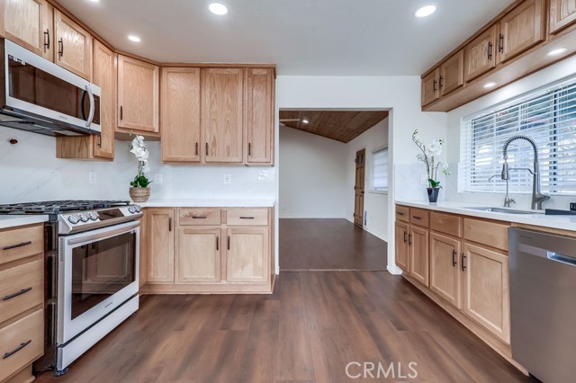 MLS #SB25246525 image #4