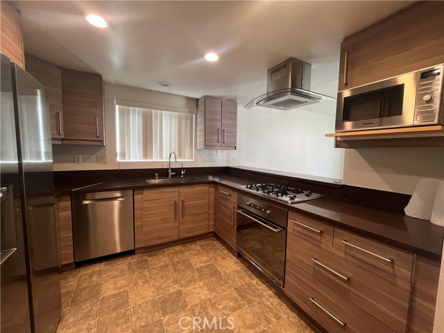 MLS #SB25248435 image #8