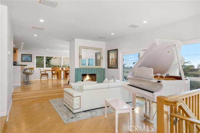 MLS #SB25248849 image #1