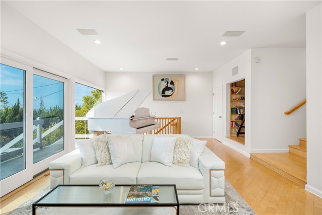 MLS #SB25248849 image #2