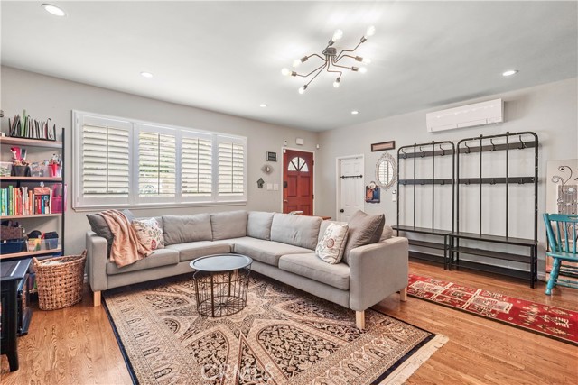 MLS #SB25253292 image #2