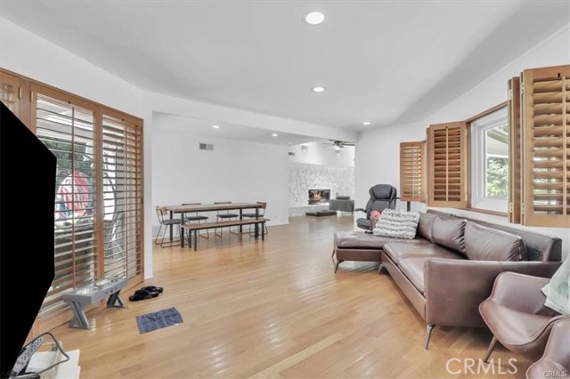 MLS #SB25253404 image #11