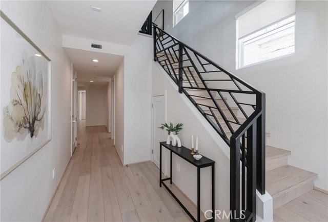 MLS #SB25254754 image #2