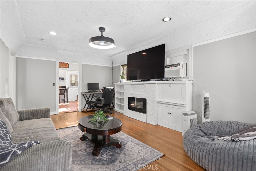 MLS #SB25257589 image #2