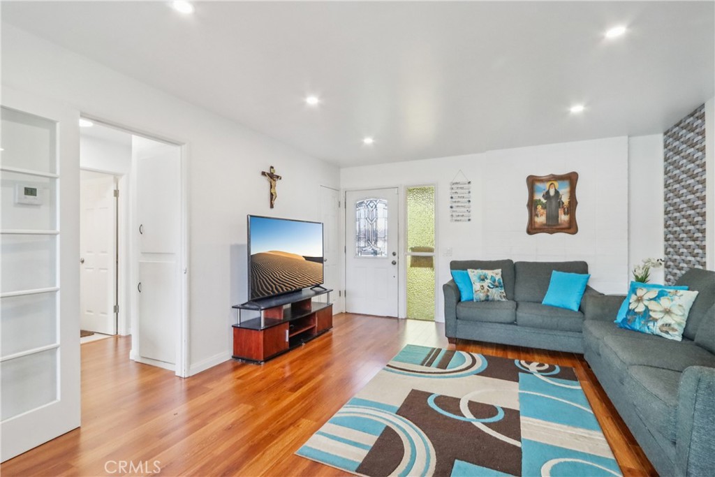 MLS #SB25257684 image #3