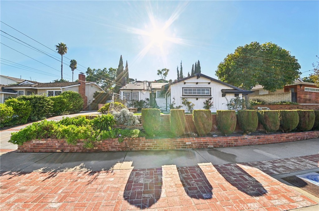 MLS #SB25257692 image #1