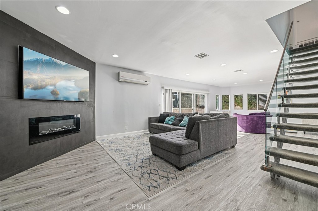 MLS #SB25257692 image #5