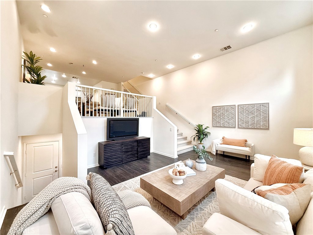 MLS #SB25258318 image #2