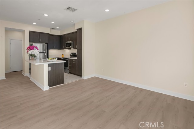 MLS #SB25262096 image #4