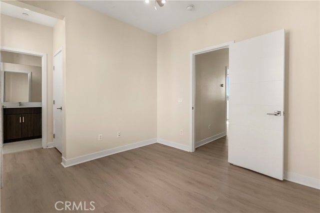 MLS #SB25262096 image #9