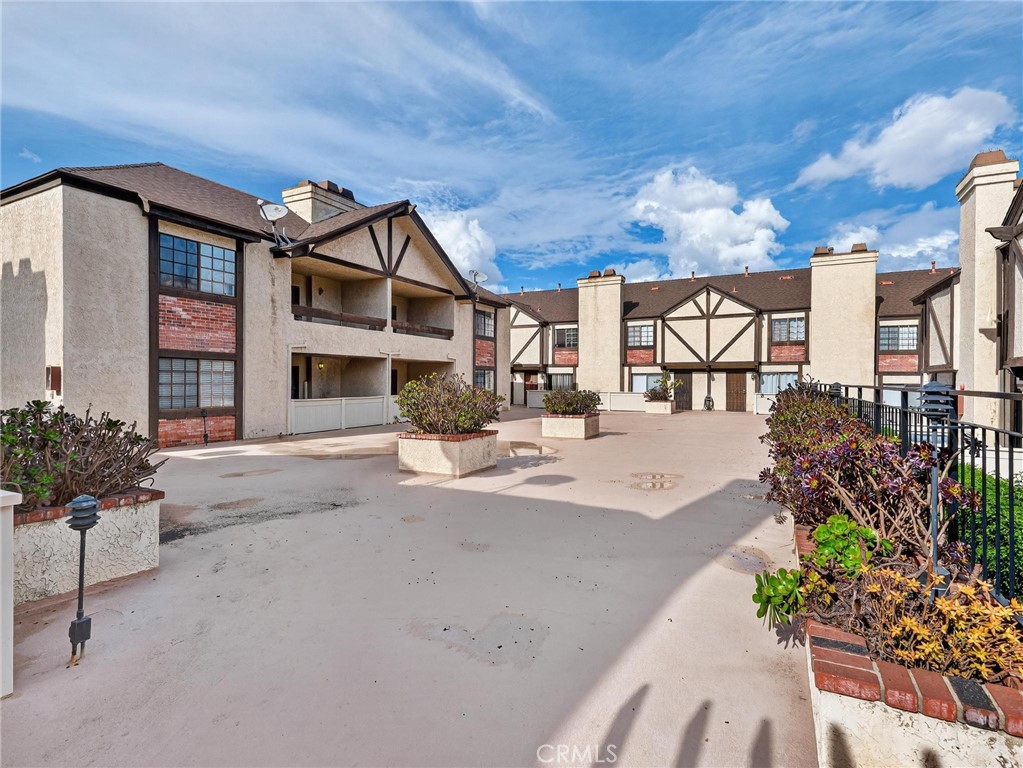 MLS #SB25262134 image #2