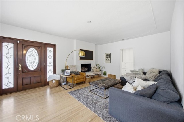 MLS #SB25262264 image #1