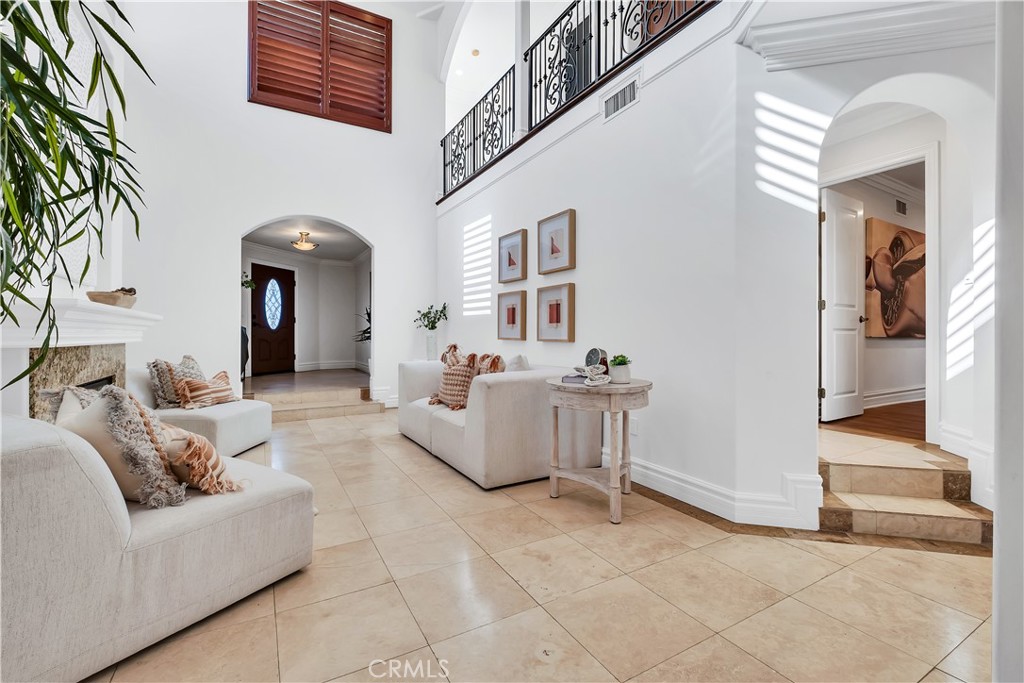 MLS #SB25262336 image #5