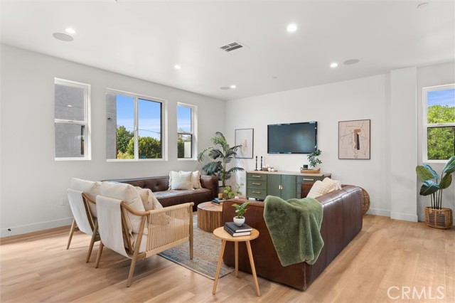 MLS #SB25262547 image #5