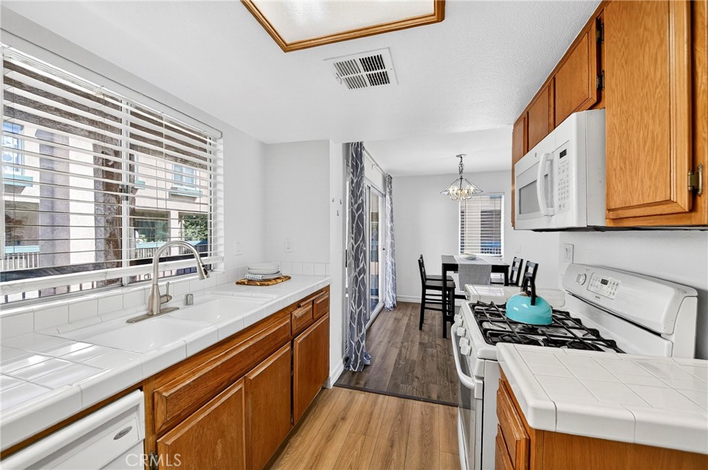 MLS #SB25263368 image #12