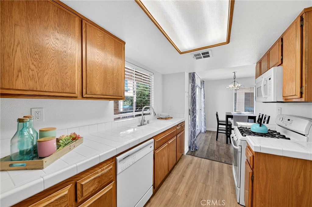 MLS #SB25263368 image #9