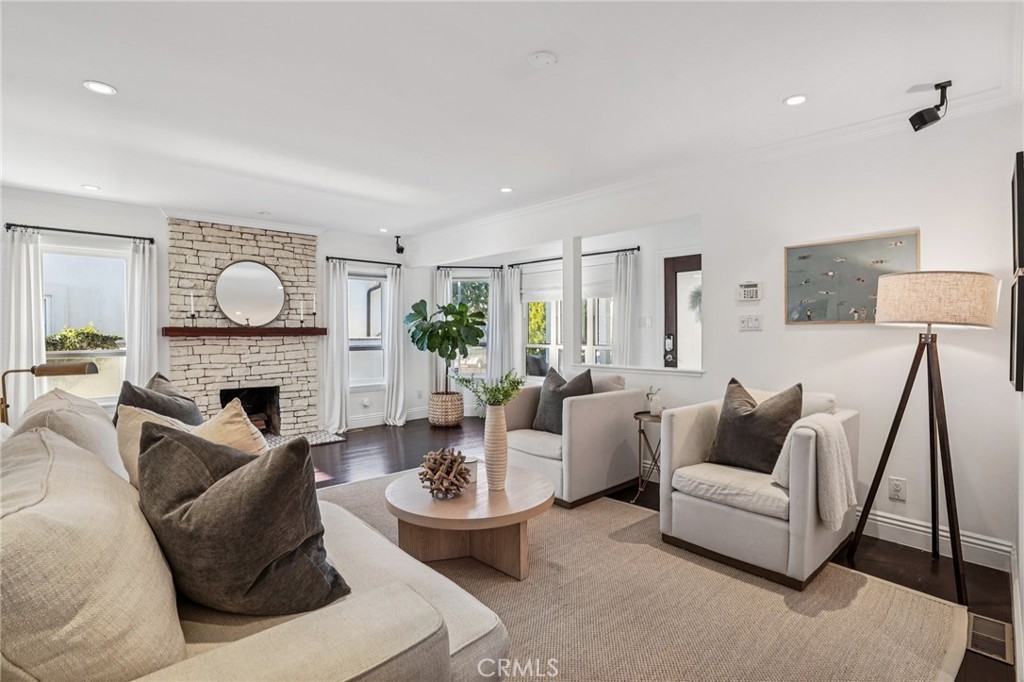 MLS #SB25265569 image #2