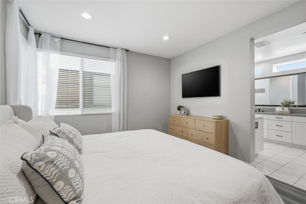 MLS #SB25266221 image #24