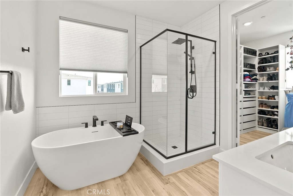 MLS #SB25266396 image #1