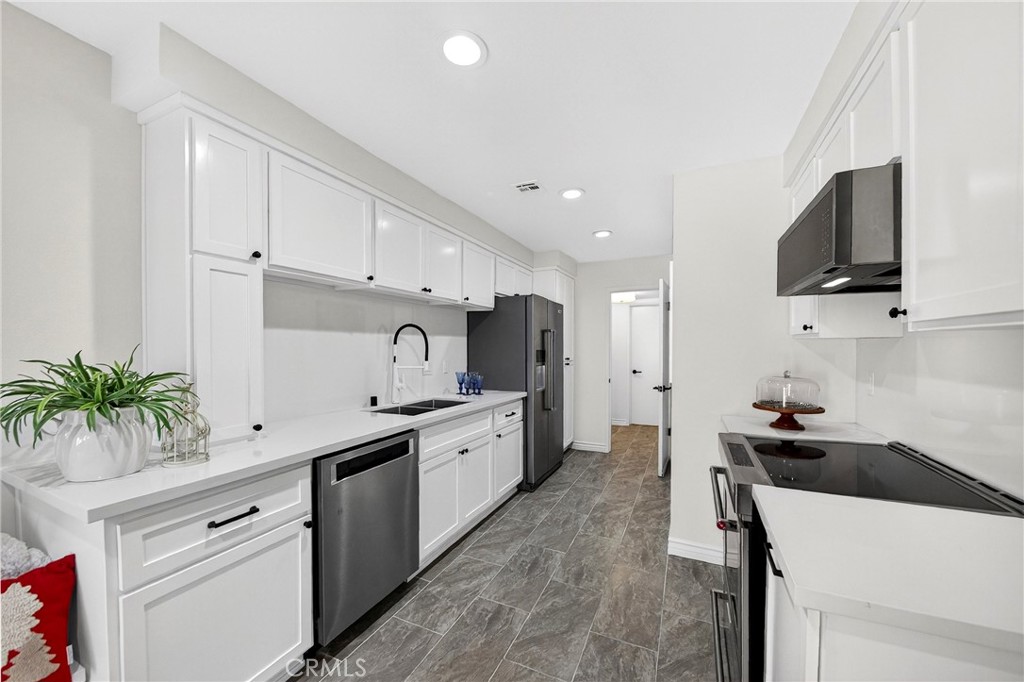 MLS #SB25266472 image #9