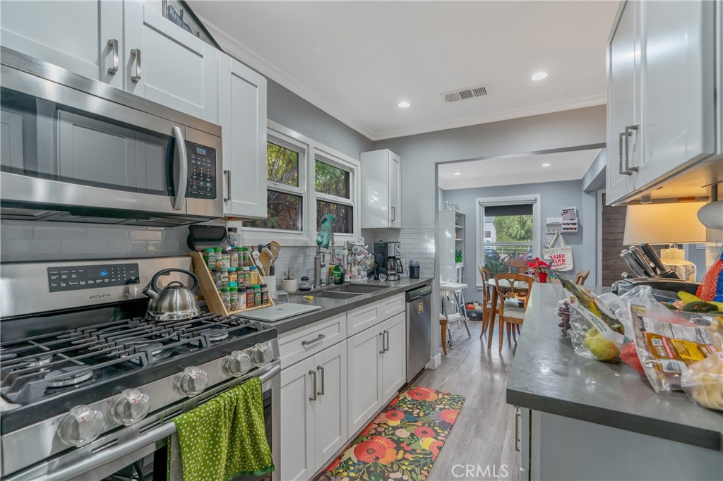 MLS #SB25266947 image #2