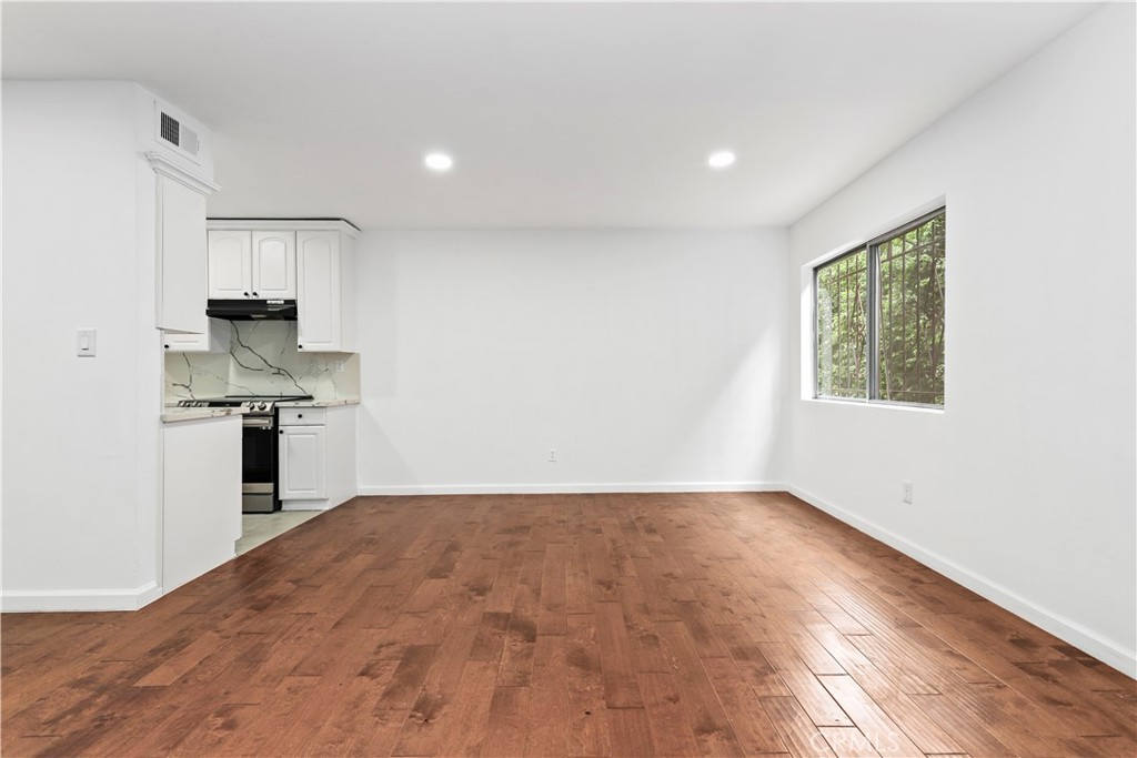 MLS #SB25267355 image #9