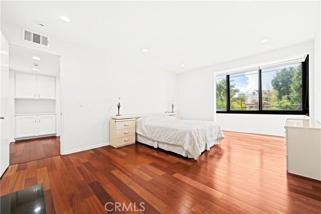 MLS #SB25267358 image #8