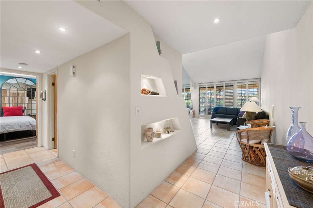 MLS #SB25268348 image #6