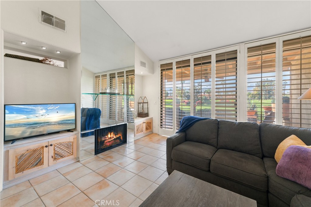 MLS #SB25268348 image #9