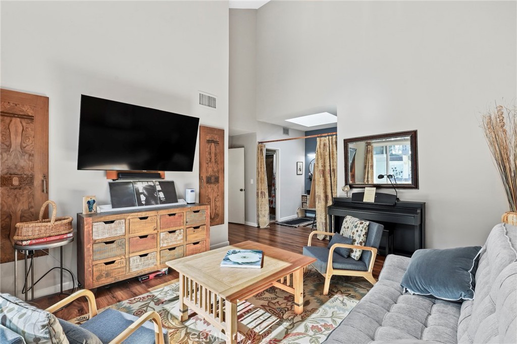 MLS #SB25268393 image #17