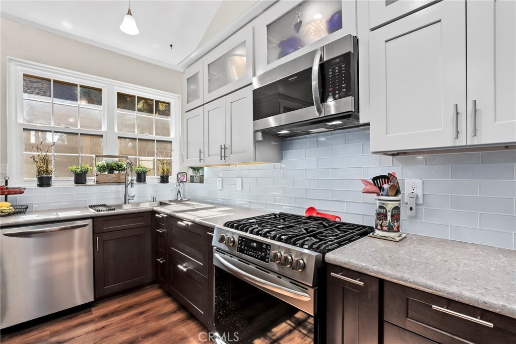 MLS #SB25268393 image #9