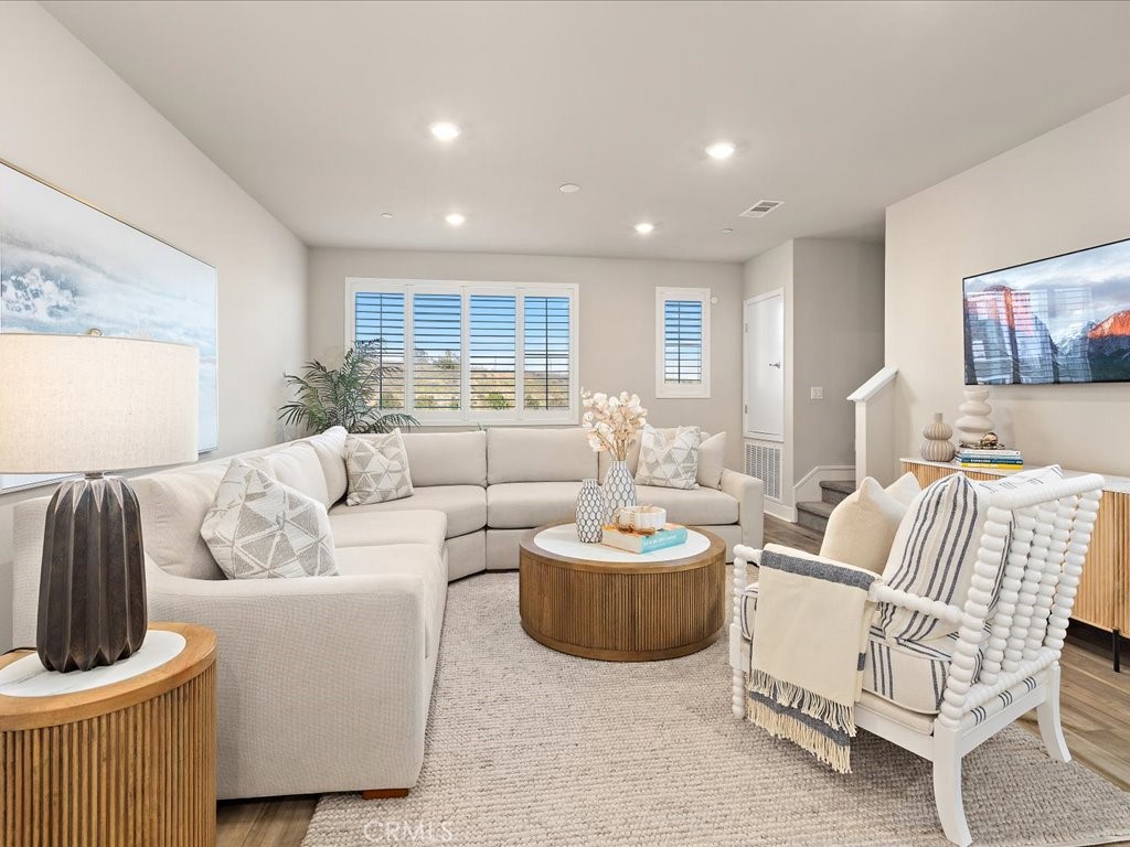 MLS #SB25268484 image #3