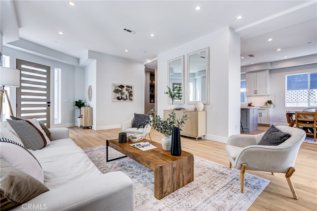 MLS #SB25268610 image #2