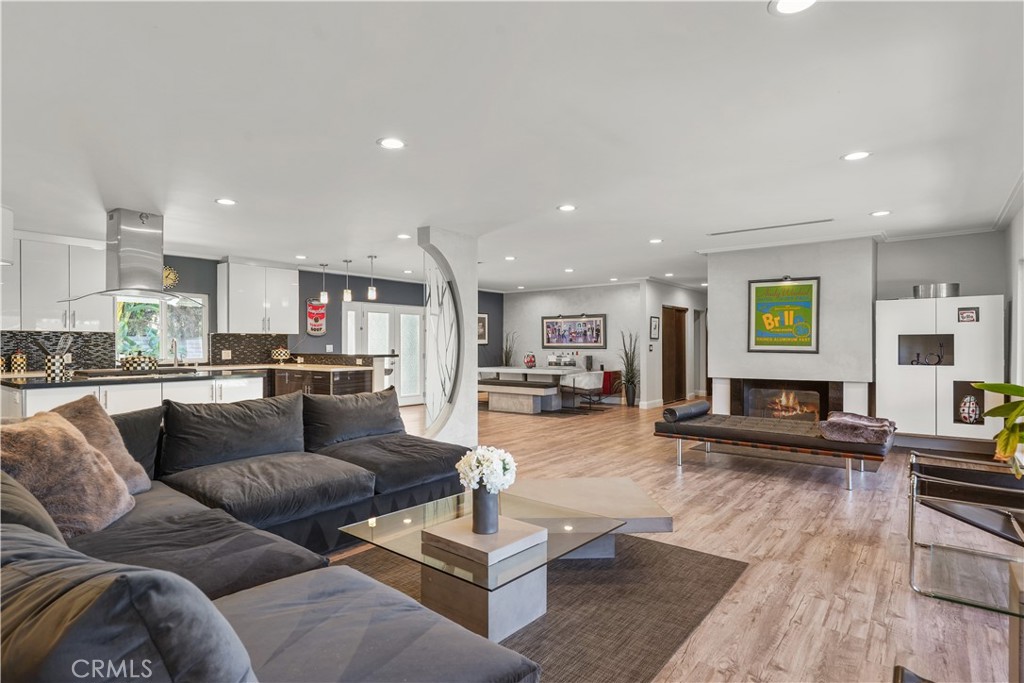 MLS #SB25268804 image #1