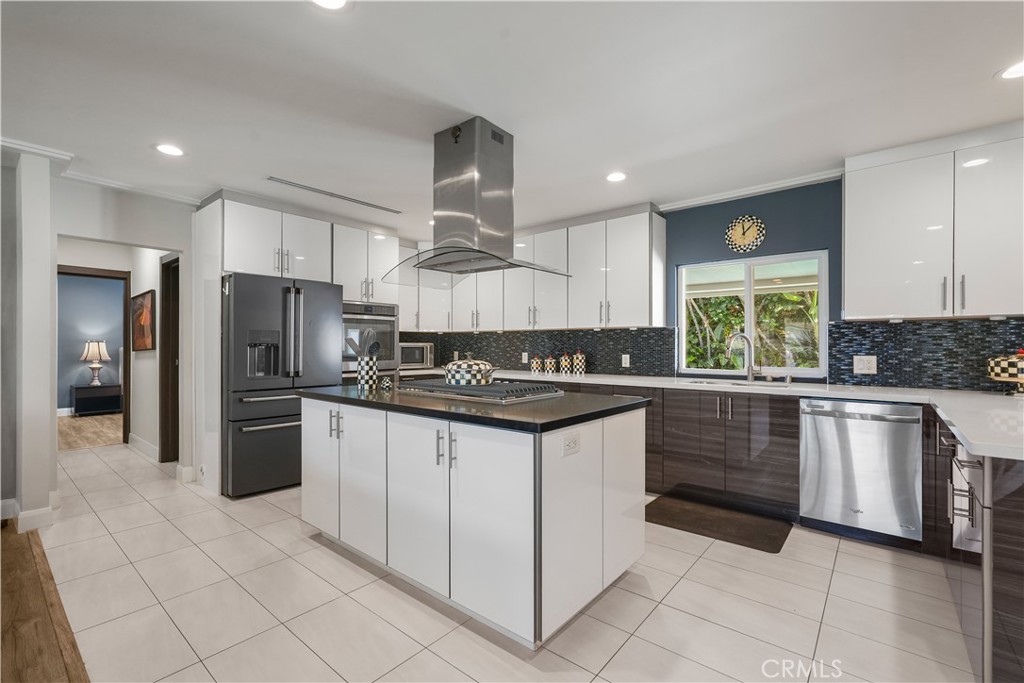 MLS #SB25268804 image #17