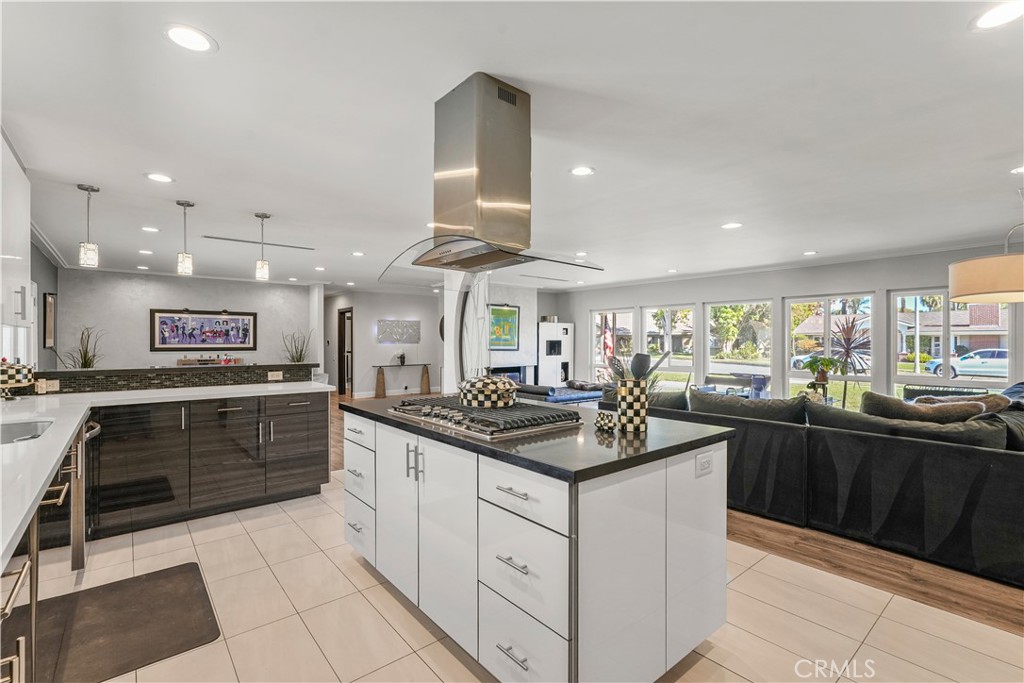 MLS #SB25268804 image #2