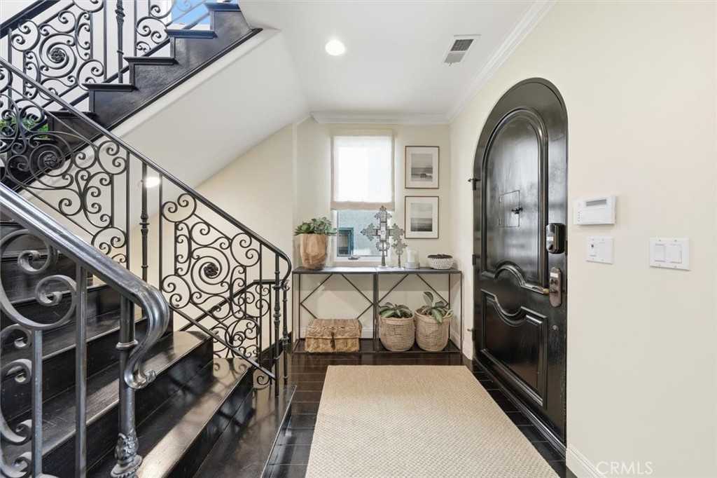 MLS #SB25270024 image #1