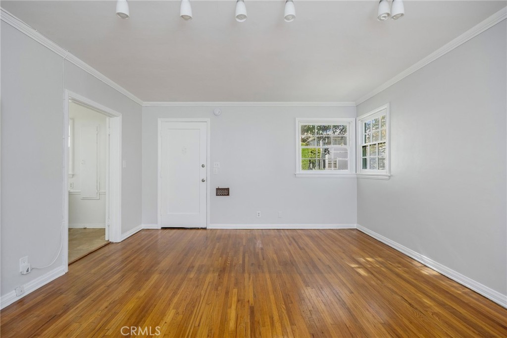 MLS #SB25271785 image #9