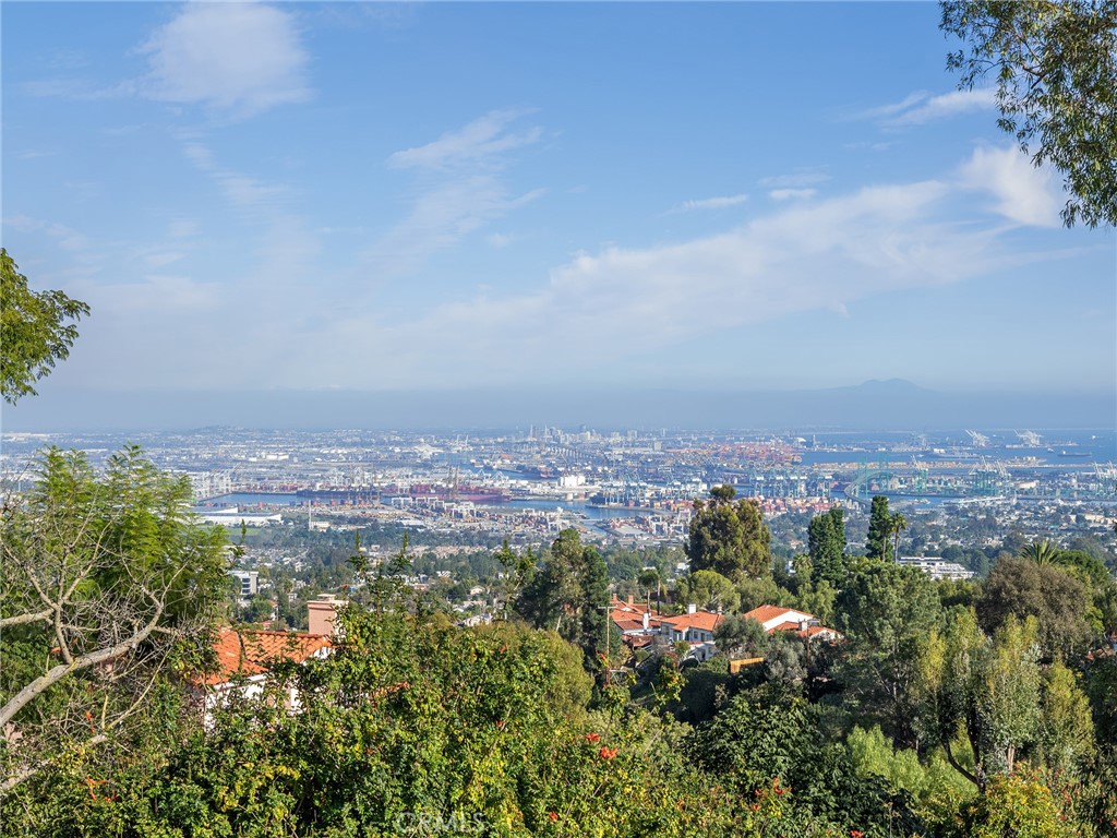 MLS #PV25270093 image #1